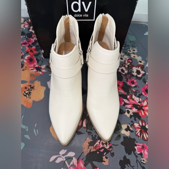 💙DV Dolce Vita Women's Kramer Ankle Boot - Picture 2 of 8